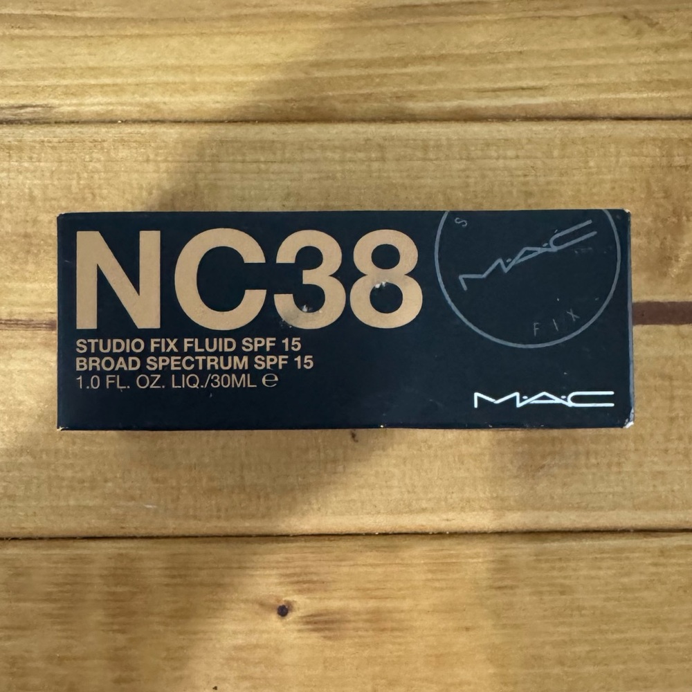 MAC Cosmetics Studio Fix Fluid Foundation NC38